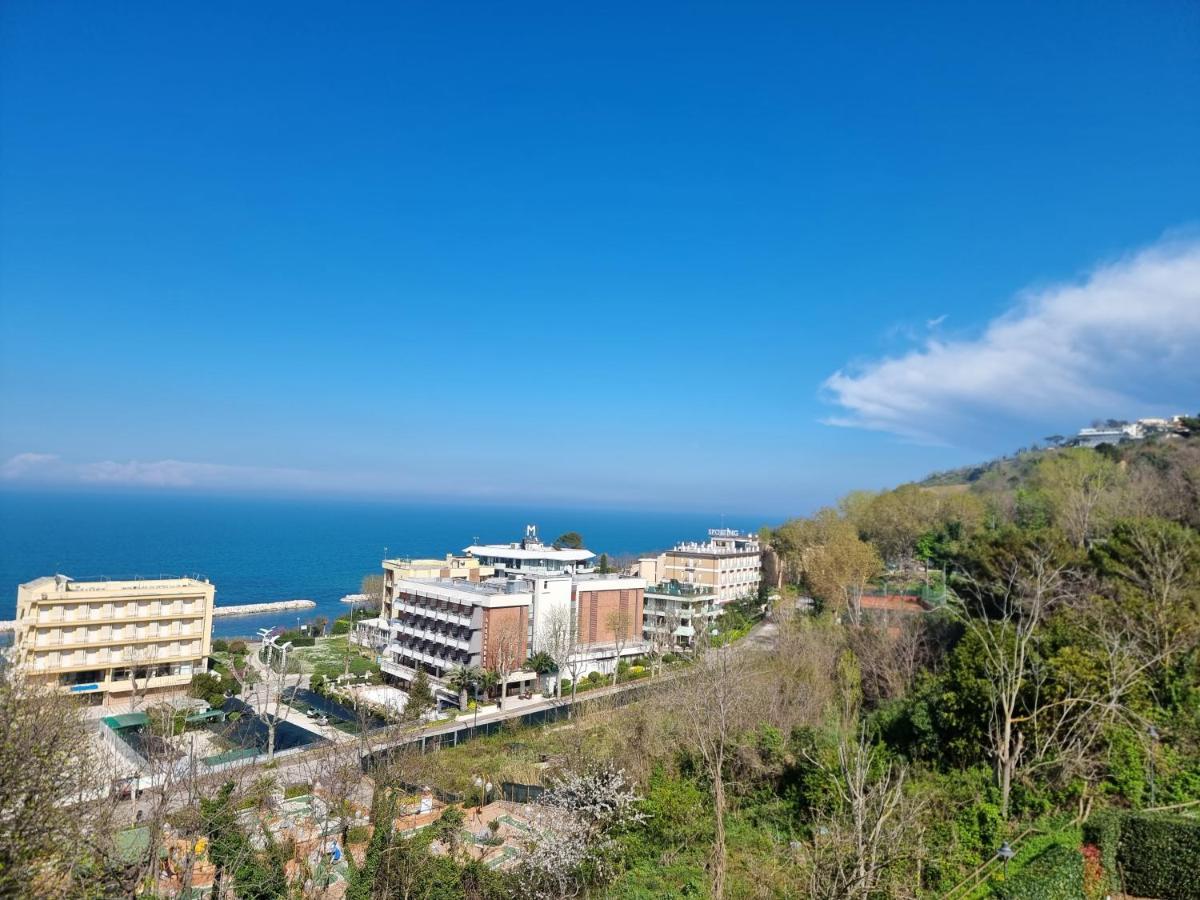 Residence Azzurro Gabicce Mare Zewnętrze zdjęcie